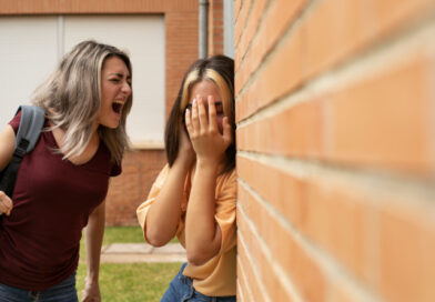 fighting neighbors - Como Lidar com Conflitos de Vizinhança