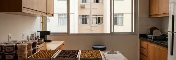 Atividade comercial em condomínio residencial com uso de gás coletivo